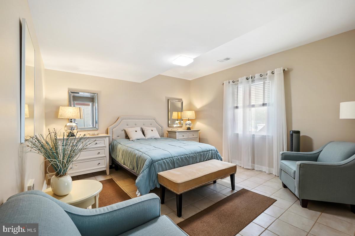 DARNESTOWN OUTSIDE - Residential