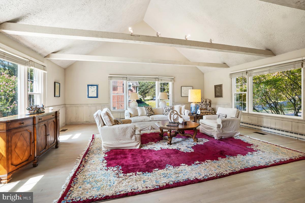 DARNESTOWN OUTSIDE - Residential