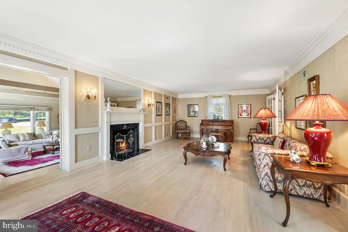 DARNESTOWN OUTSIDE - Residential