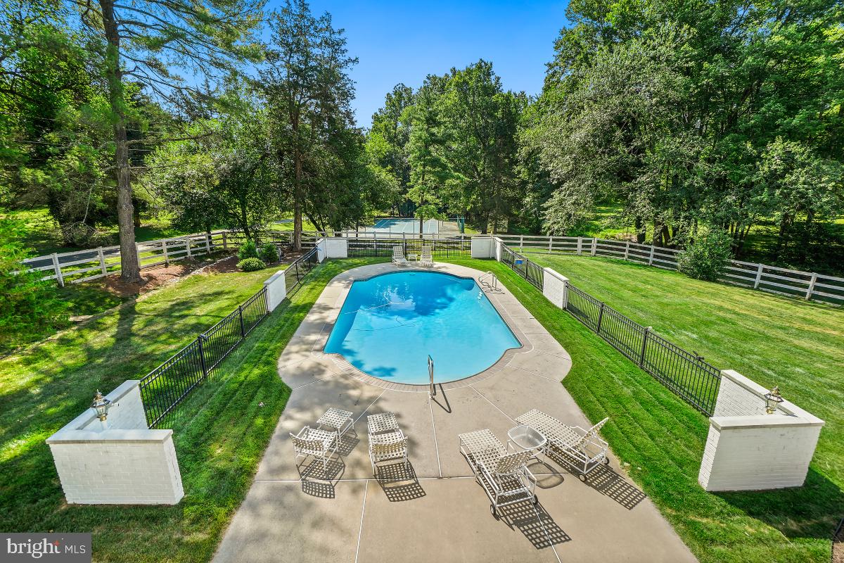 DARNESTOWN OUTSIDE - Residential