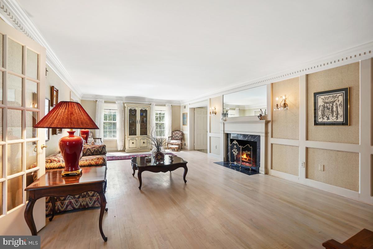 DARNESTOWN OUTSIDE - Residential