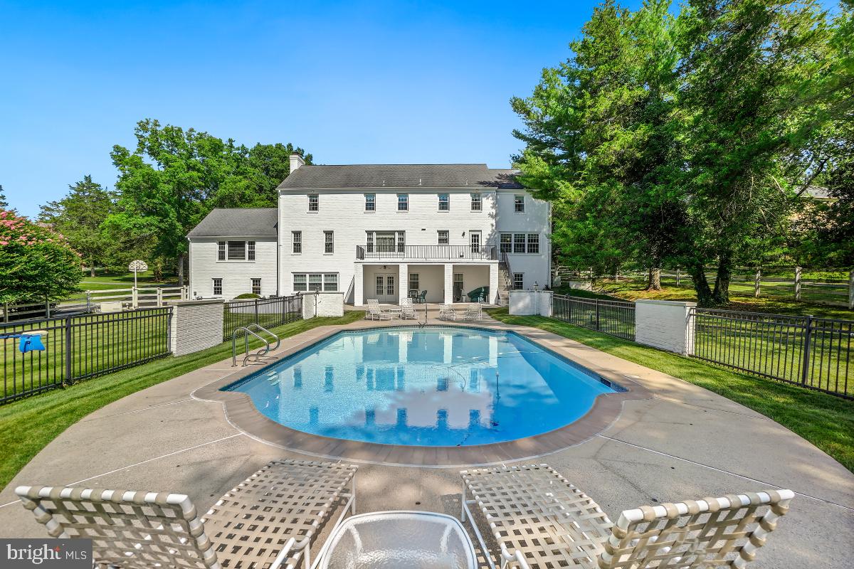 DARNESTOWN OUTSIDE - Residential