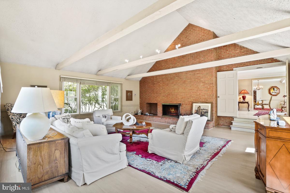 DARNESTOWN OUTSIDE - Residential