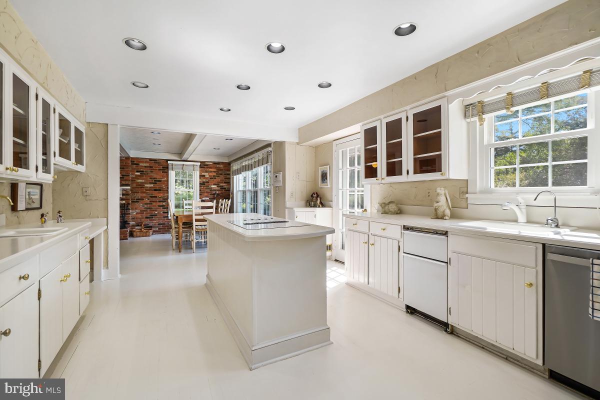 DARNESTOWN OUTSIDE - Residential