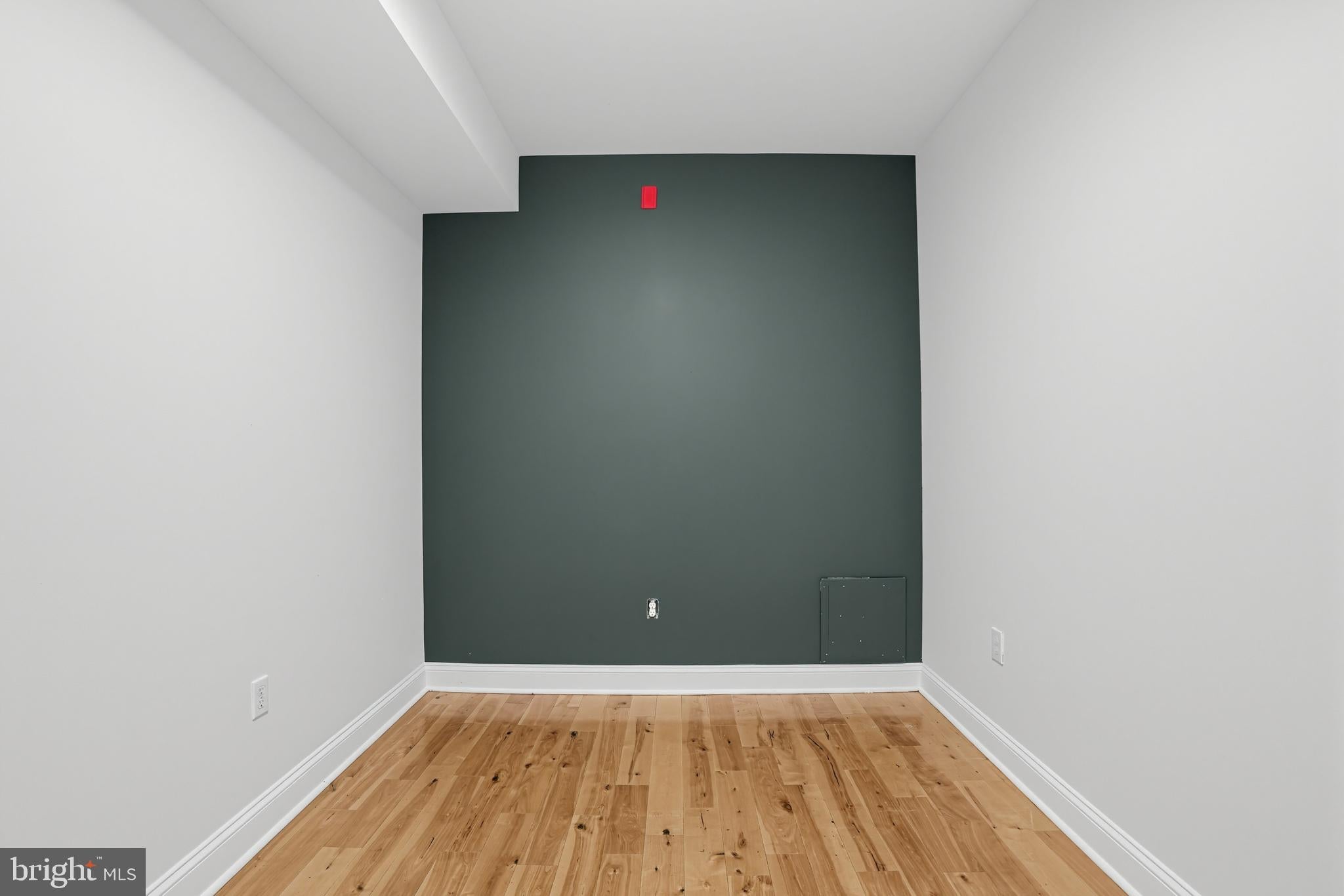5221 WALNUT STREET
