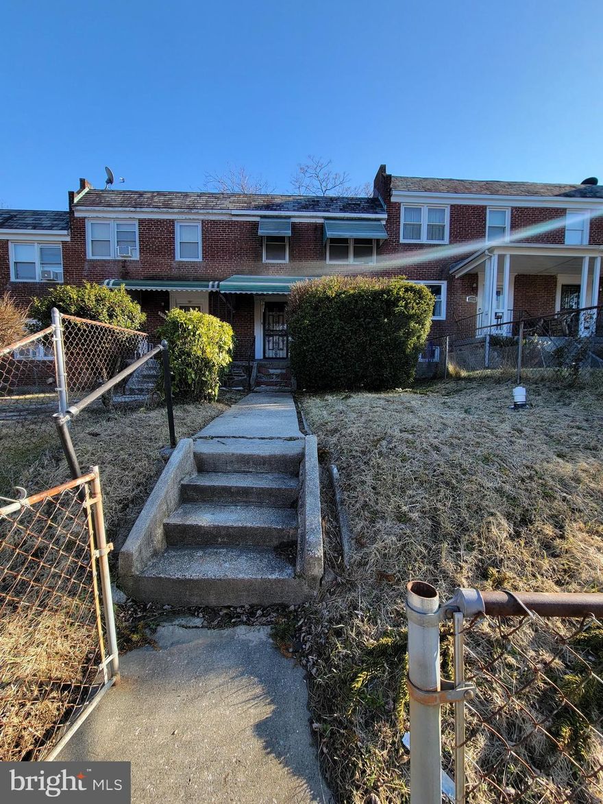 Excellent area for investing  in this 3BR  that is rent ready in an area with sales up to 300k.  Sold strictly as is.  Buyer to pay all closing costs including all transfer, doc and stamps.  There is a $96 GR not registered with the city. Seller will not redeem.