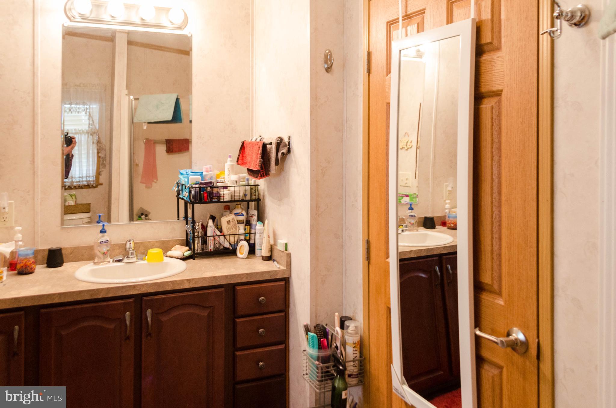 CRESTVIEW ACRES MHP - Residential