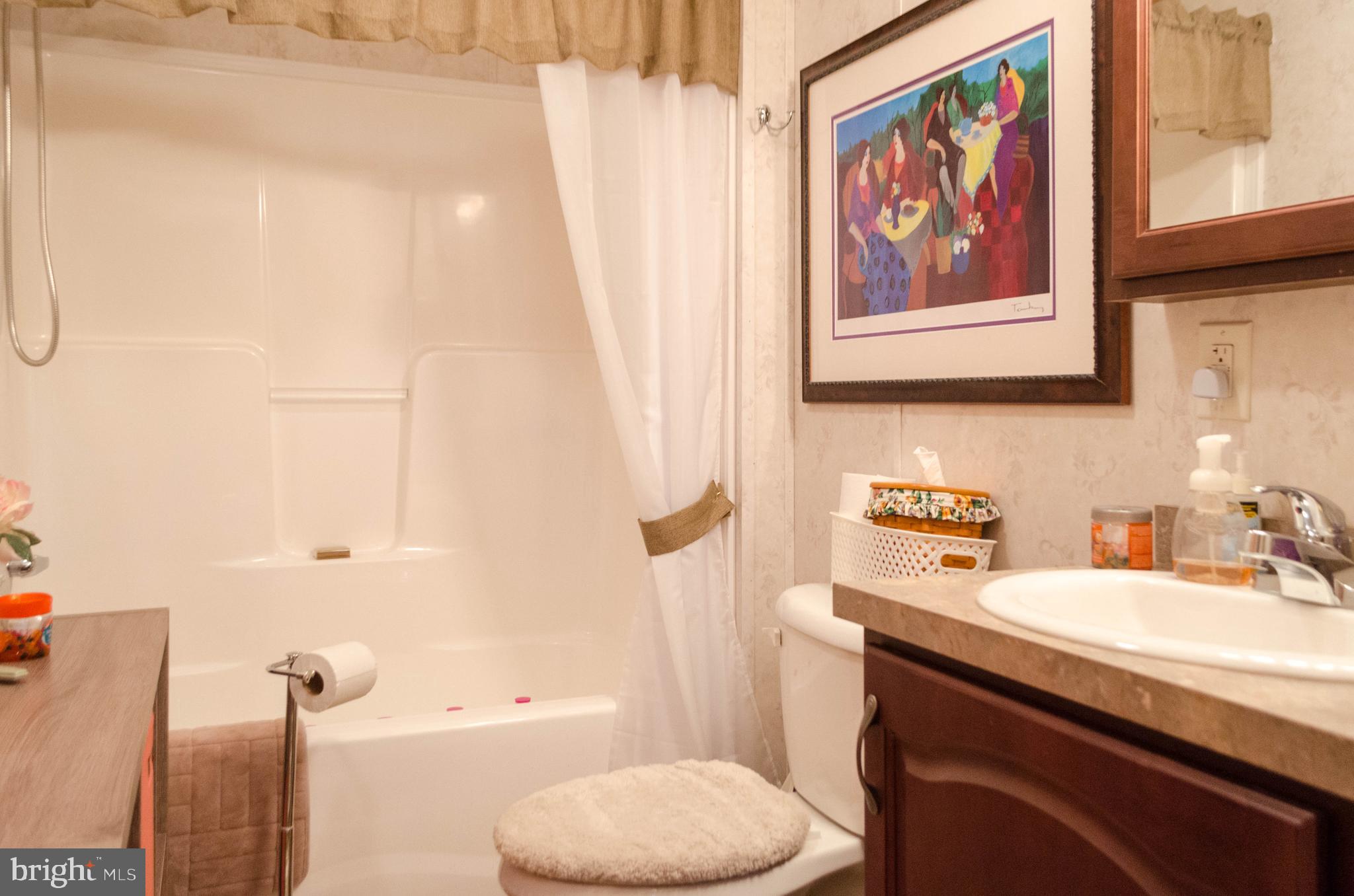 CRESTVIEW ACRES MHP - Residential