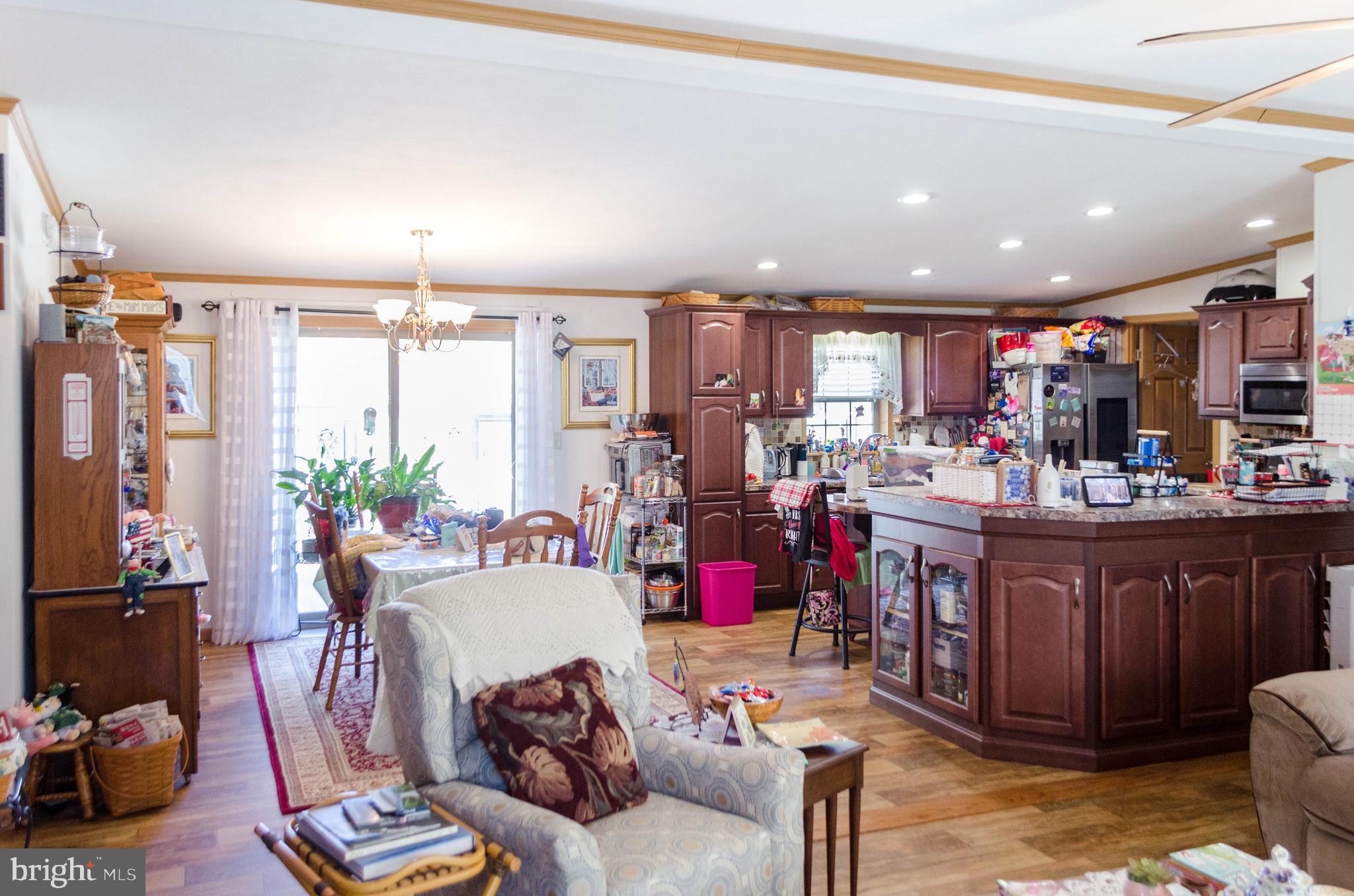 CRESTVIEW ACRES MHP - Residential