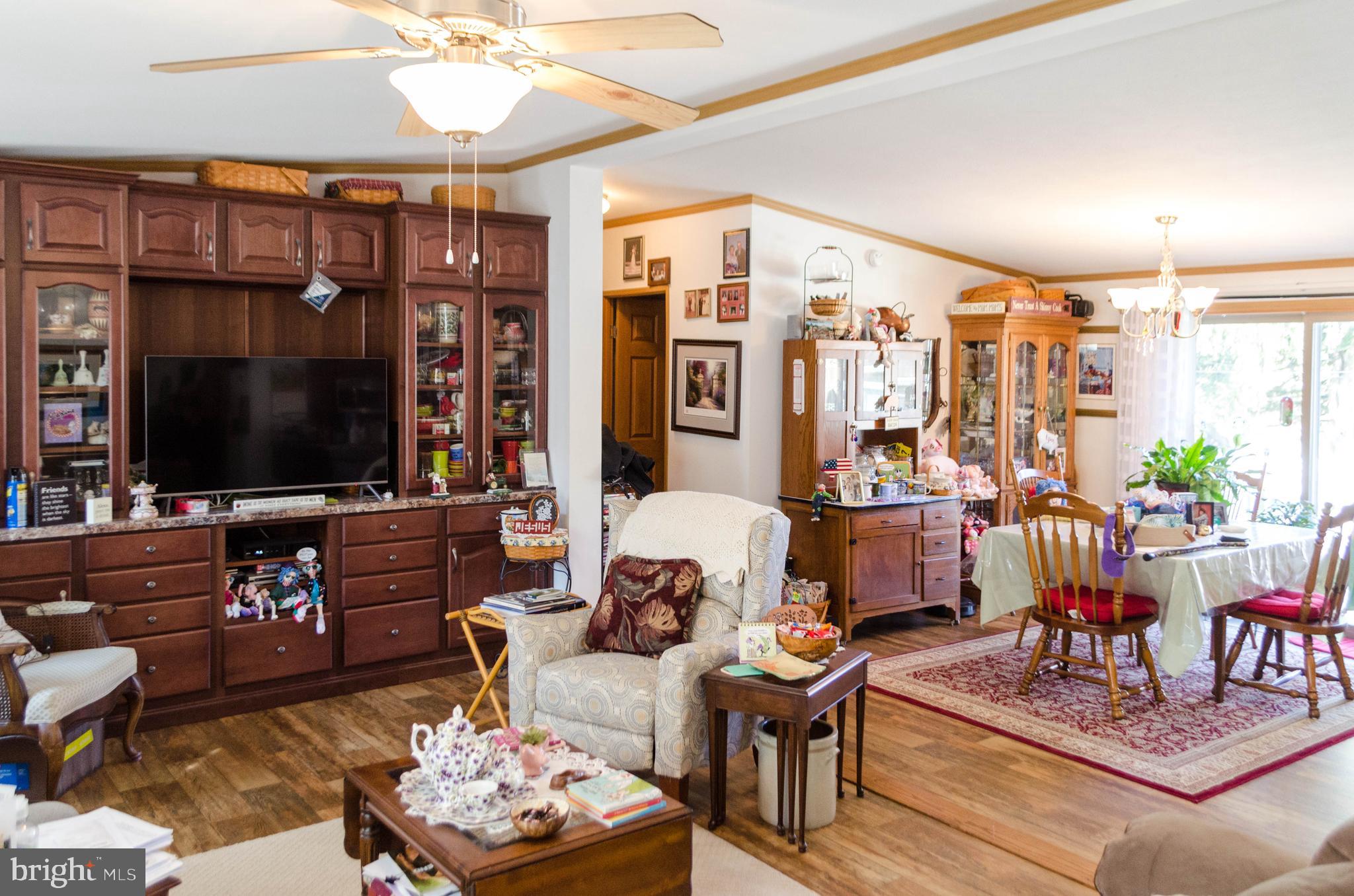 CRESTVIEW ACRES MHP - Residential