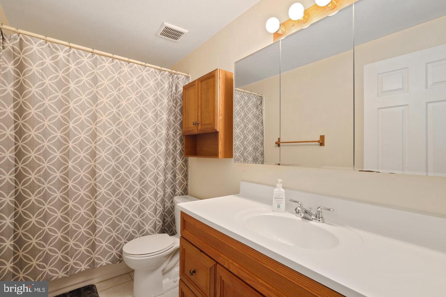 AMBER MEADOWS - Residential Lease