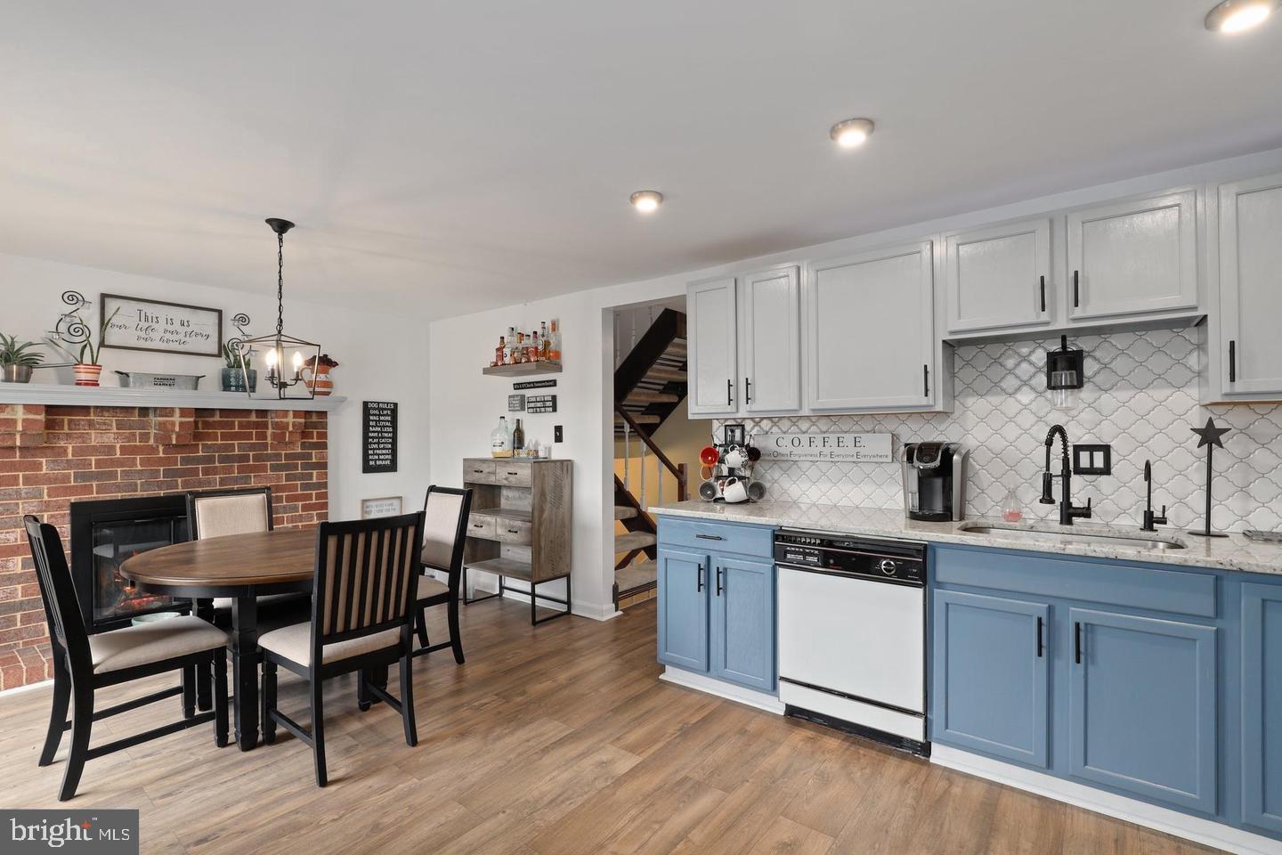 AMBER MEADOWS - Residential Lease