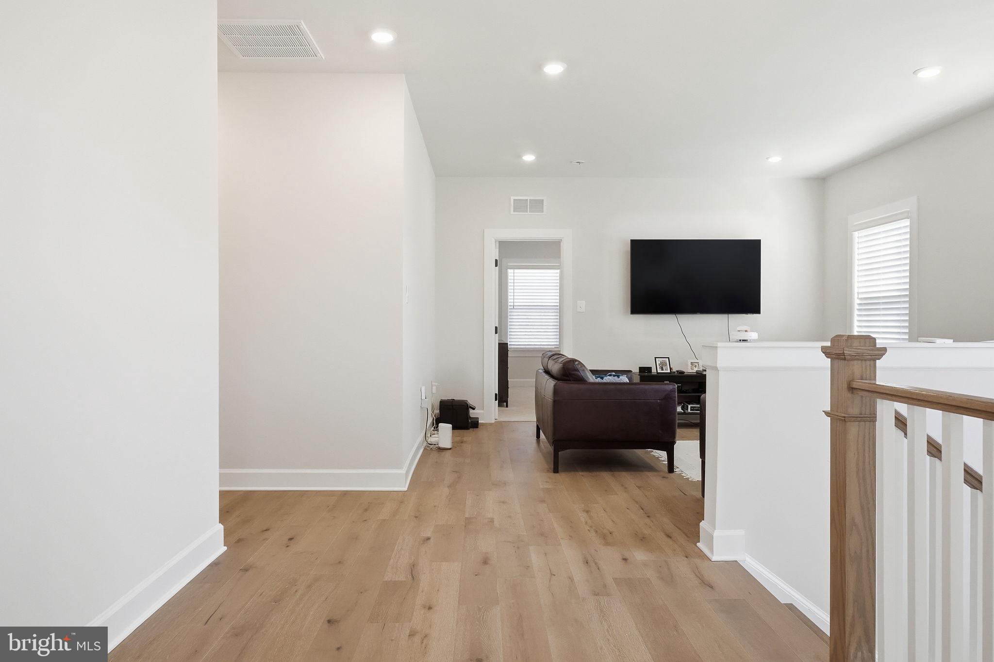 MAYFIELD - Residential