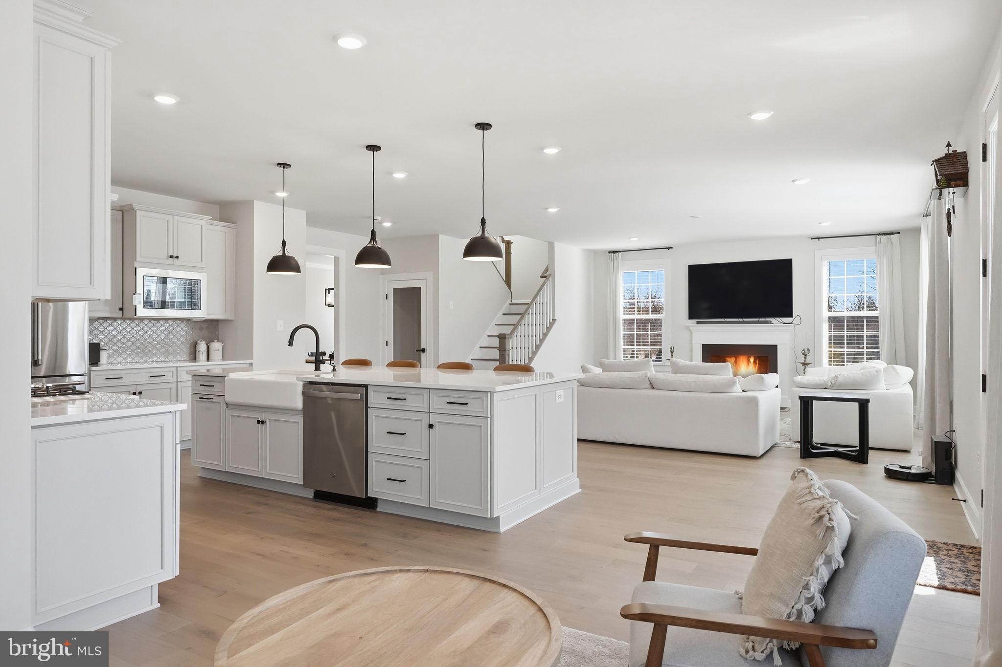 MAYFIELD - Residential