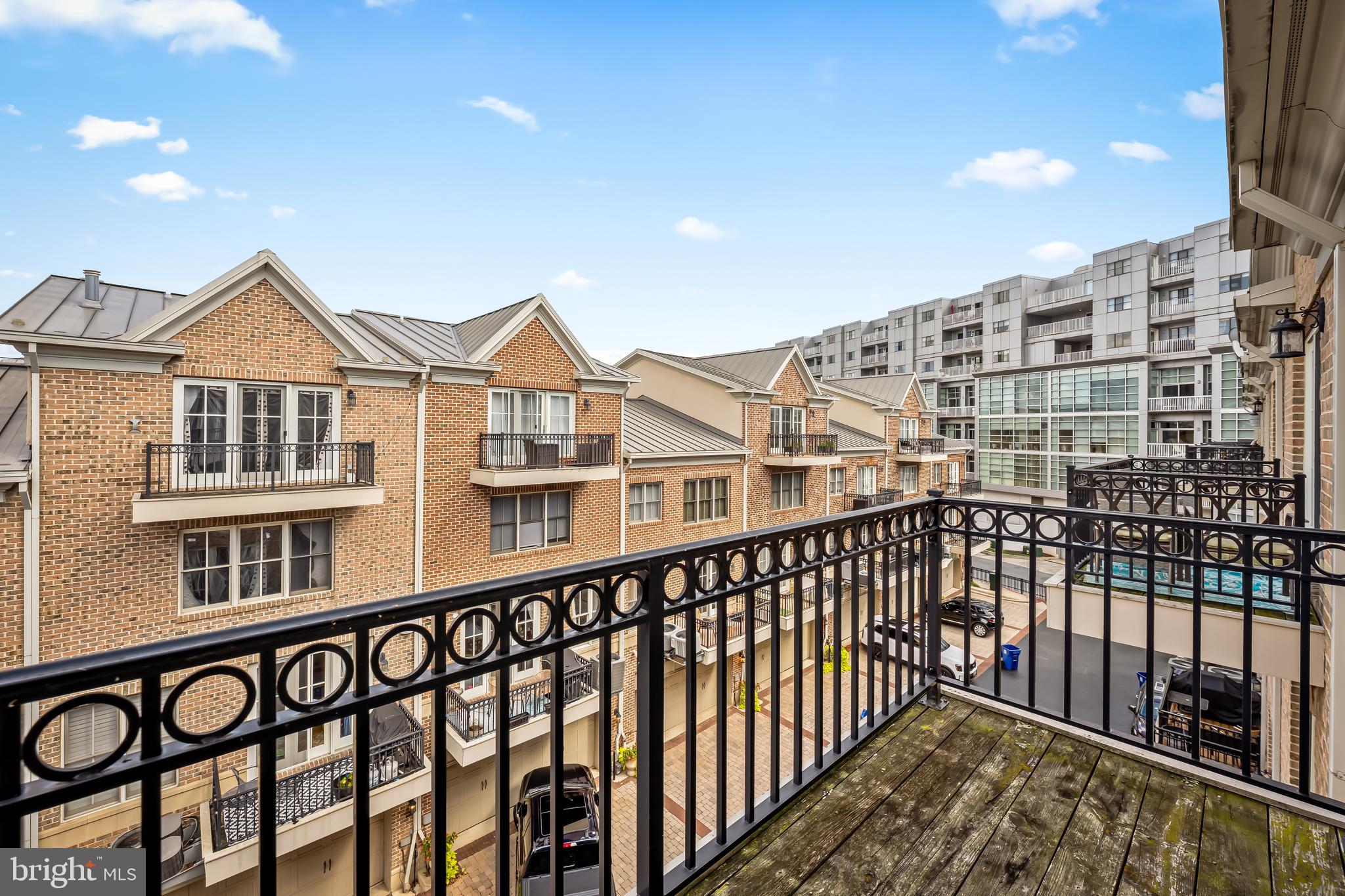 THE MOORINGS AT LIGHTHOUSE POINT - Residential