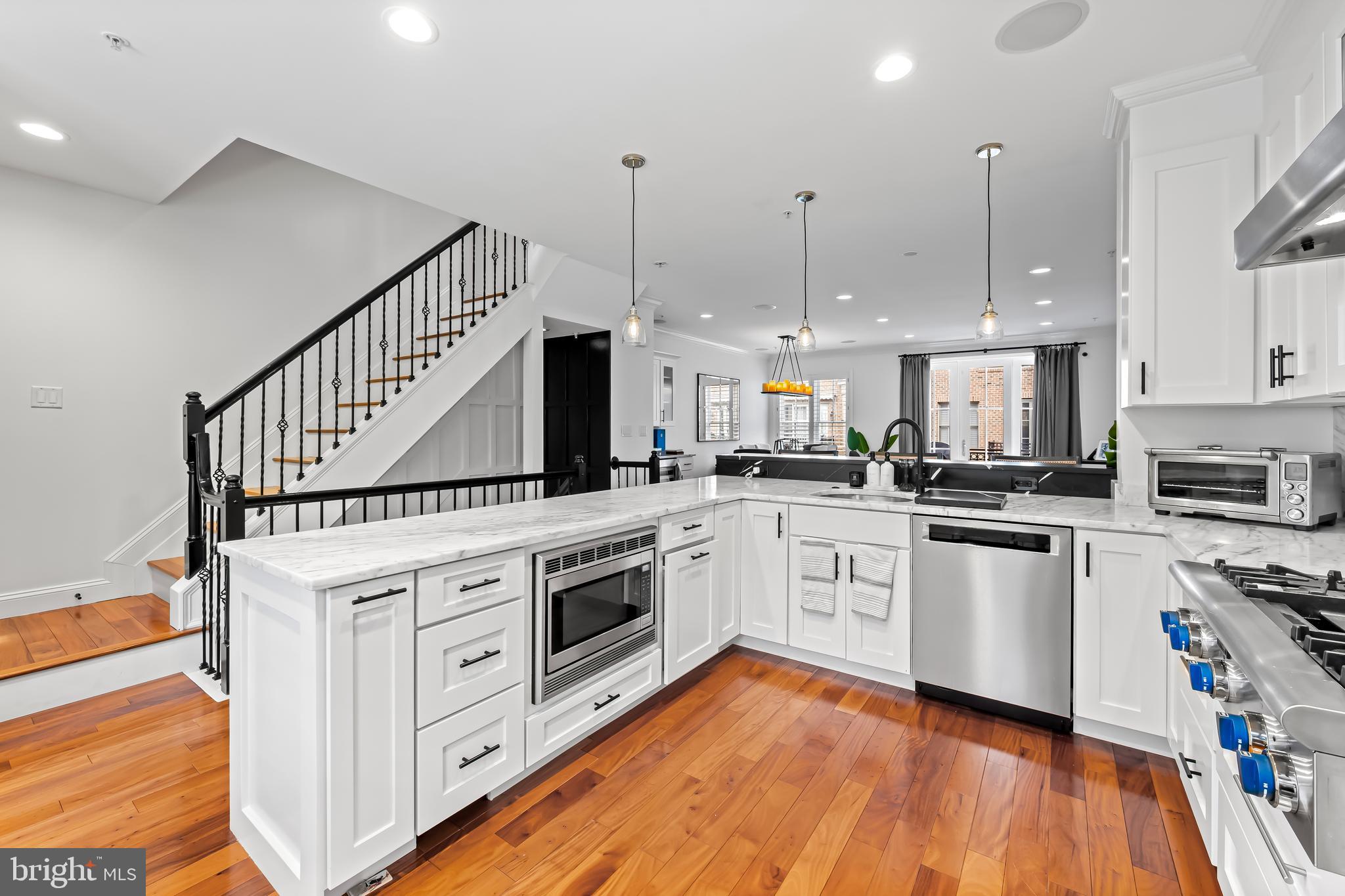 THE MOORINGS AT LIGHTHOUSE POINT - Residential