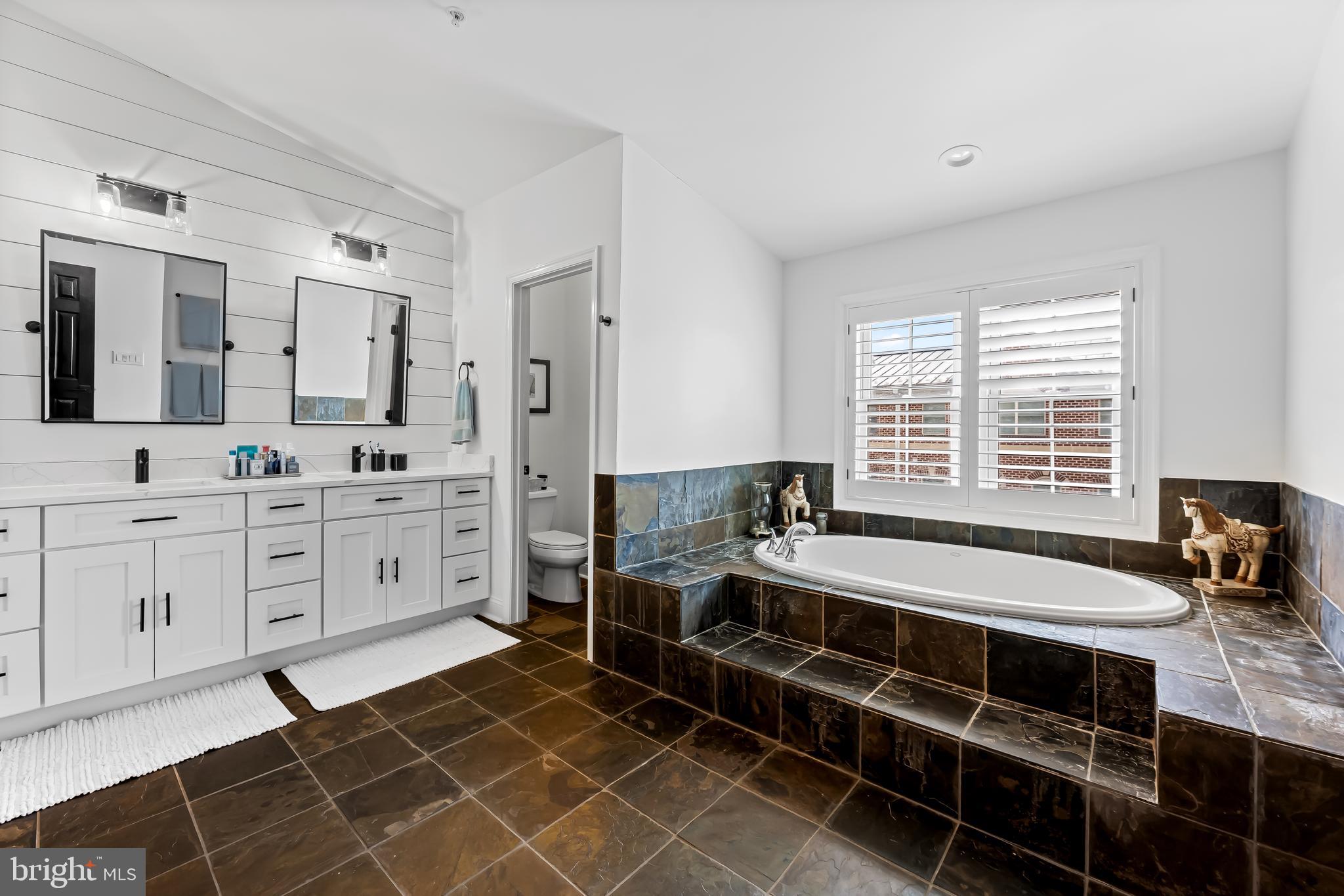 THE MOORINGS AT LIGHTHOUSE POINT - Residential