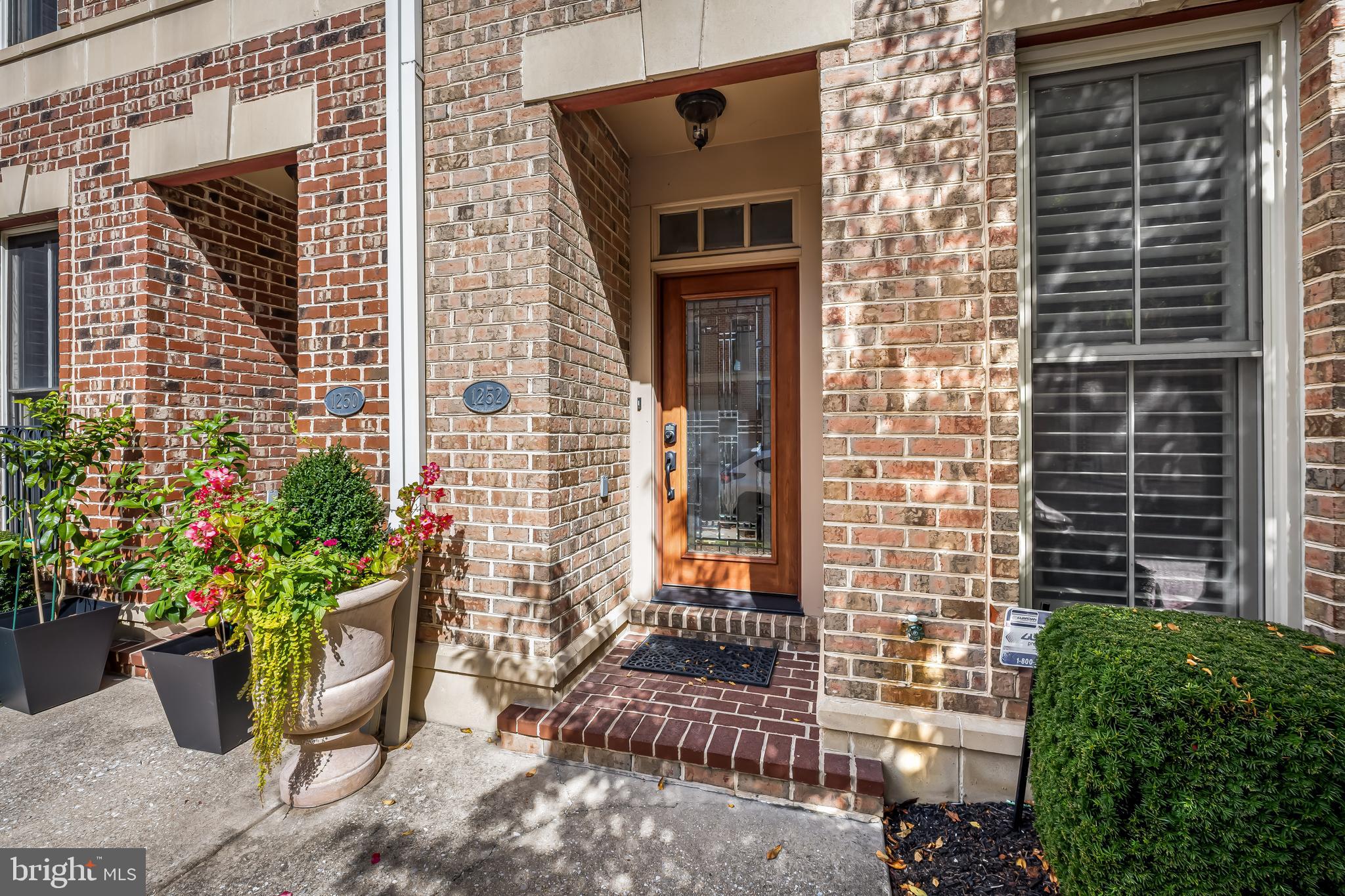 1252 DOCKSIDE CIRCLE