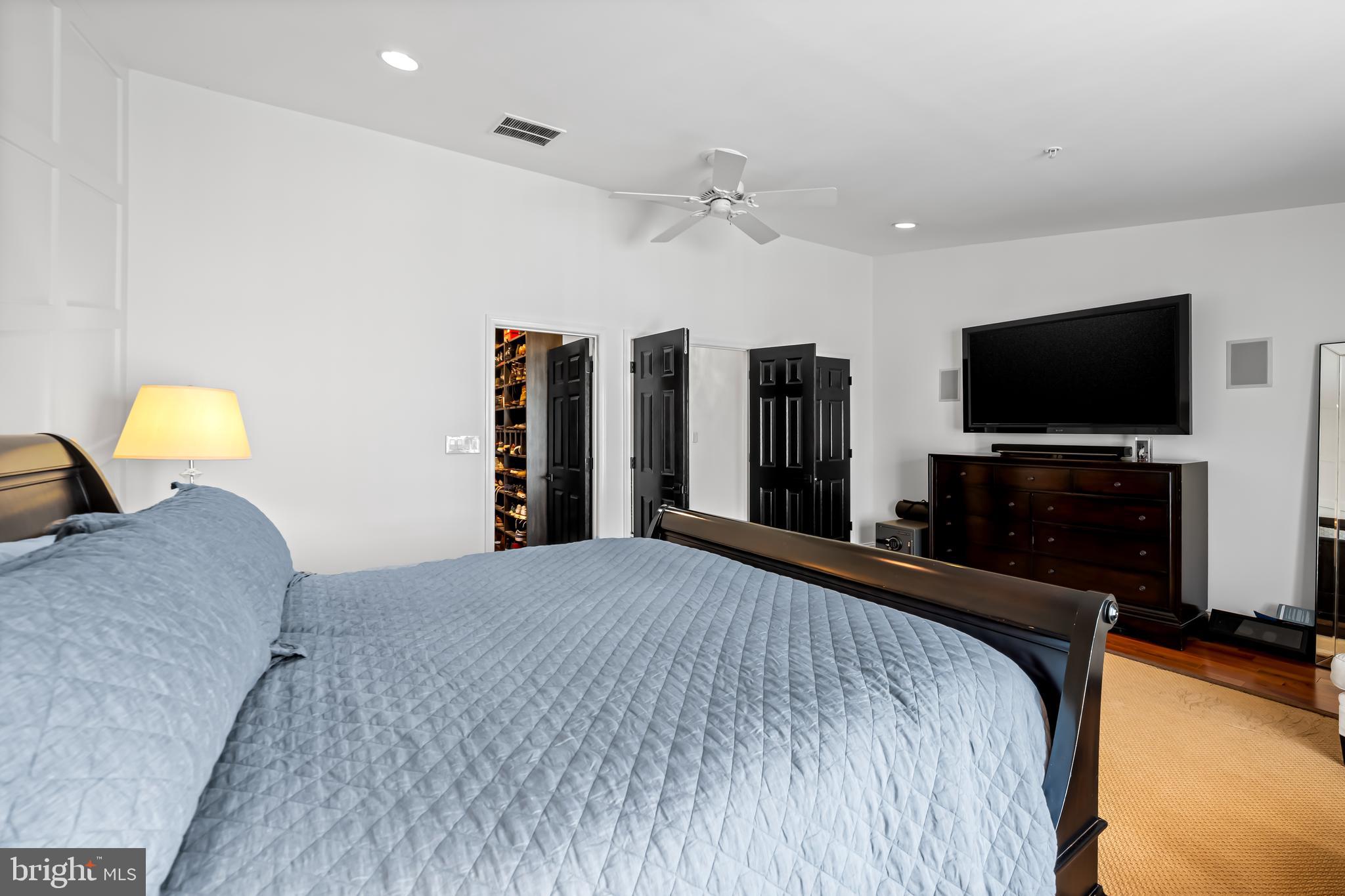 THE MOORINGS AT LIGHTHOUSE POINT - Residential