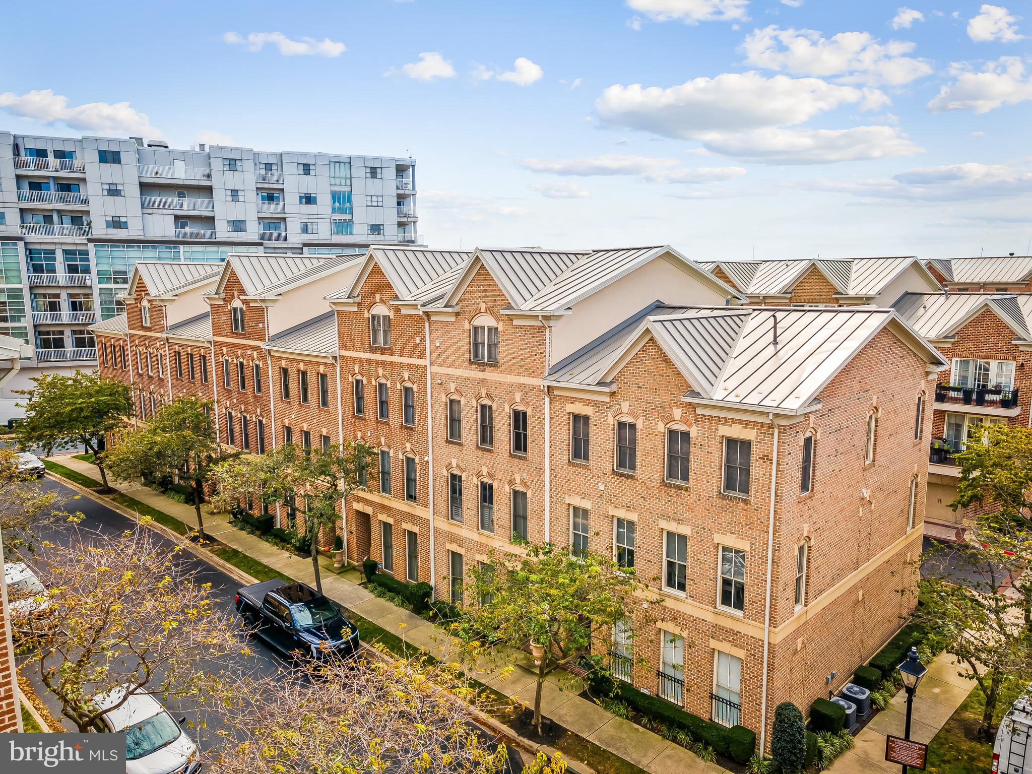 THE MOORINGS AT LIGHTHOUSE POINT - Residential