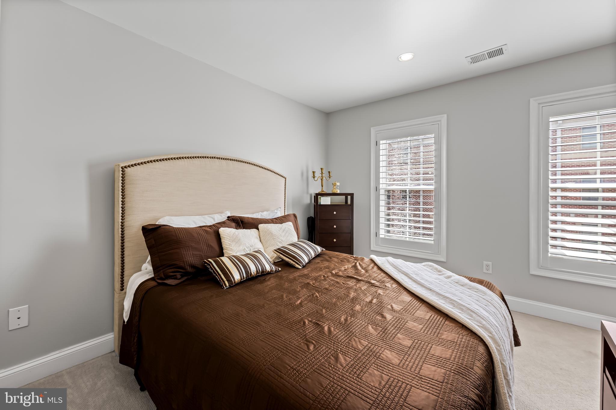 THE MOORINGS AT LIGHTHOUSE POINT - Residential