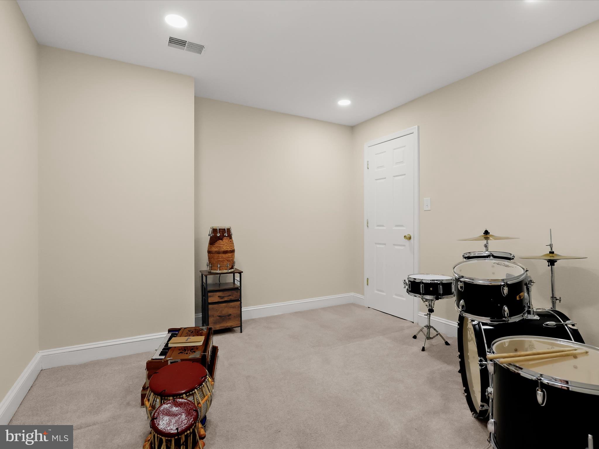 PINDELL WOODS - Residential