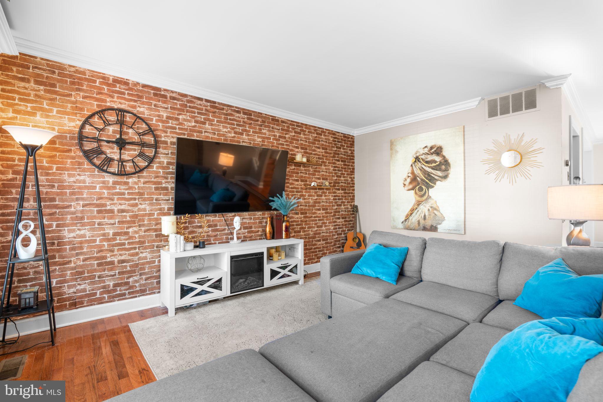 932 LAKE OVERLOOK DRIVE