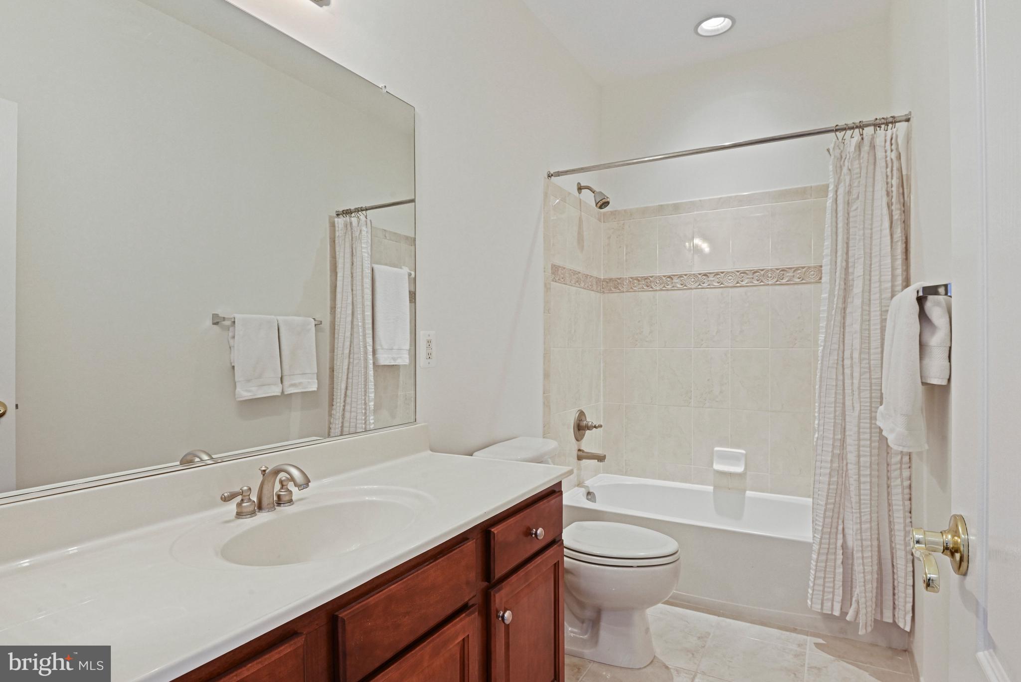 BROADLANDS SOUTH - Residential