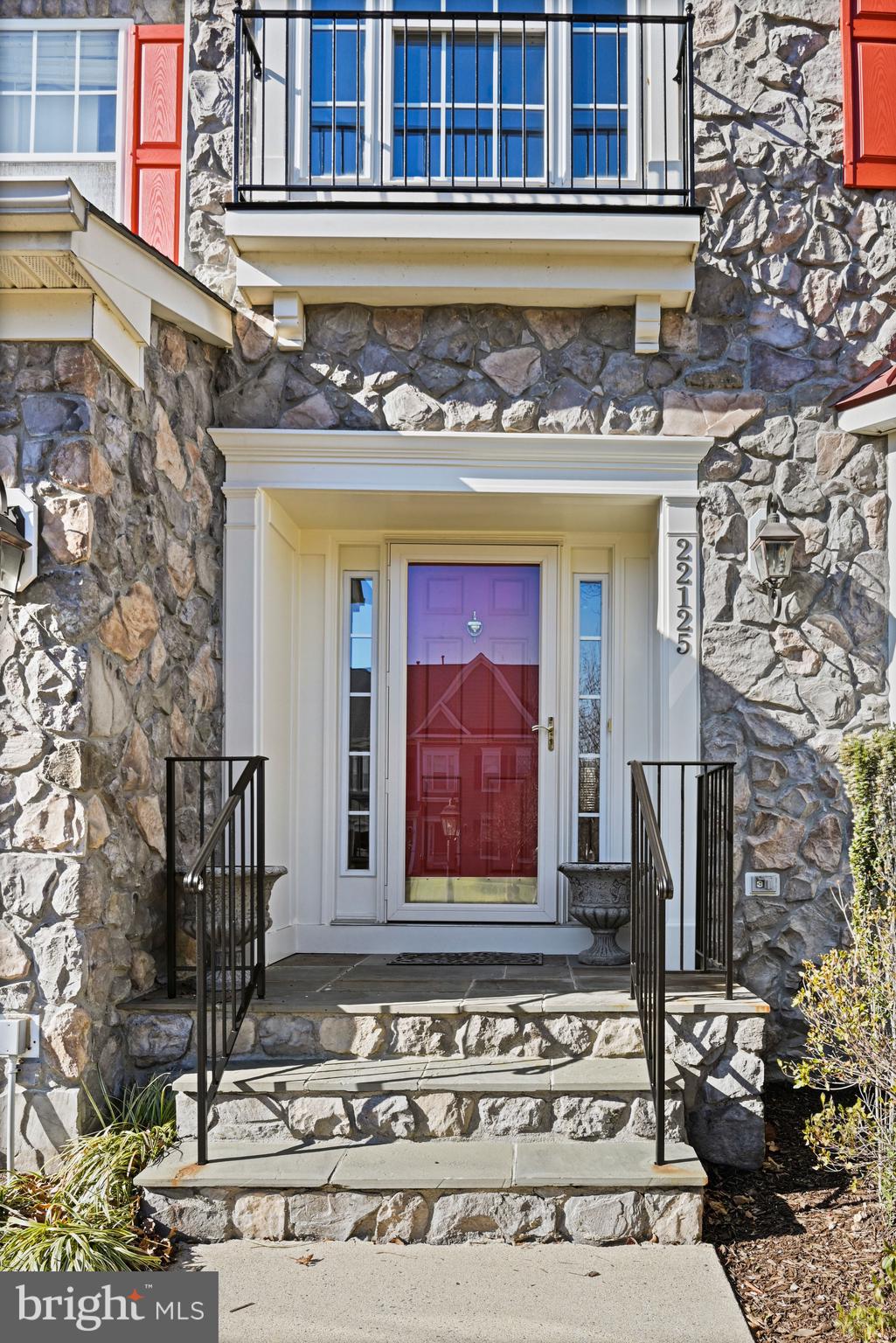 22125 HIGHVIEW TRAIL PLACE