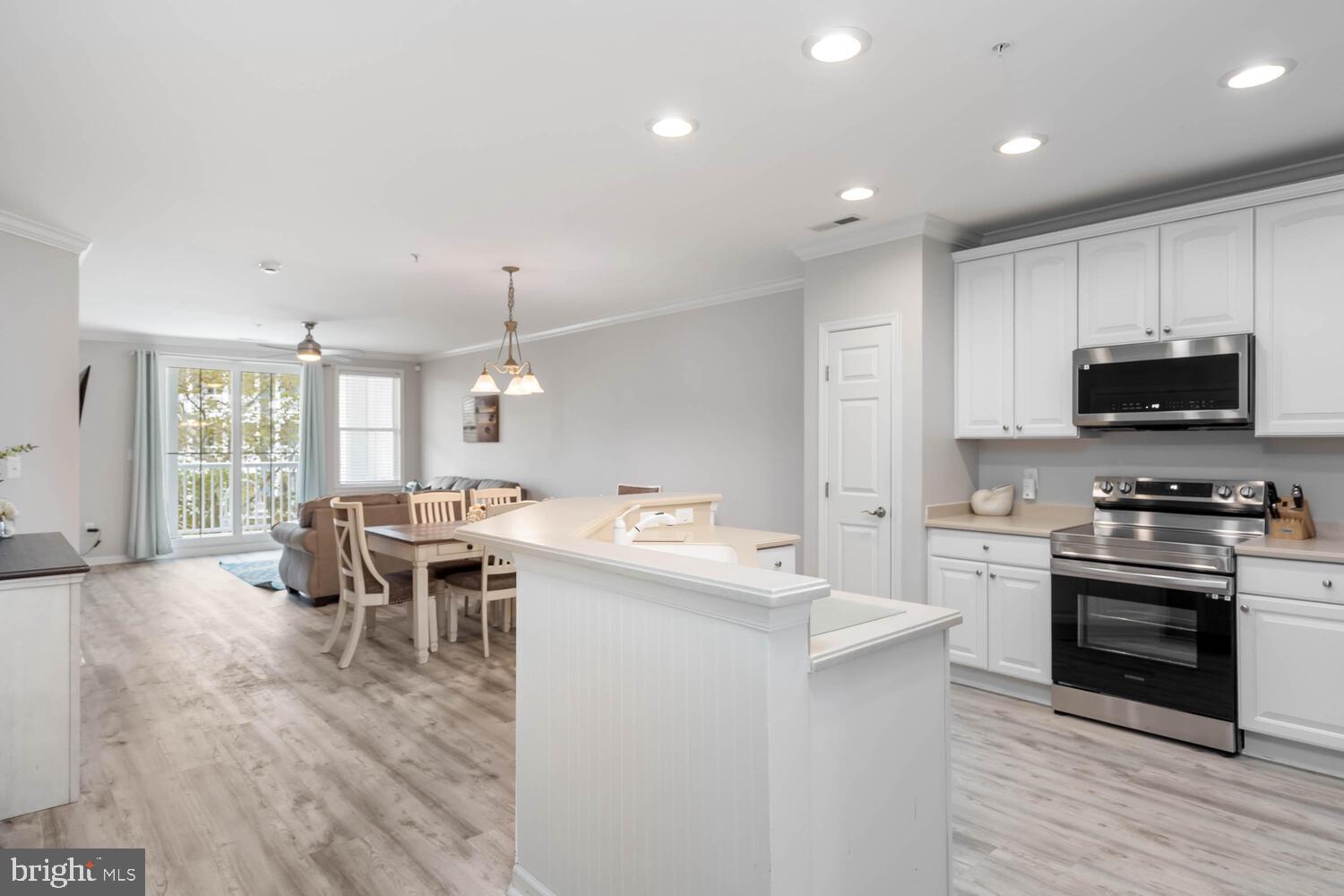 SUNSET ISLAND - Residential