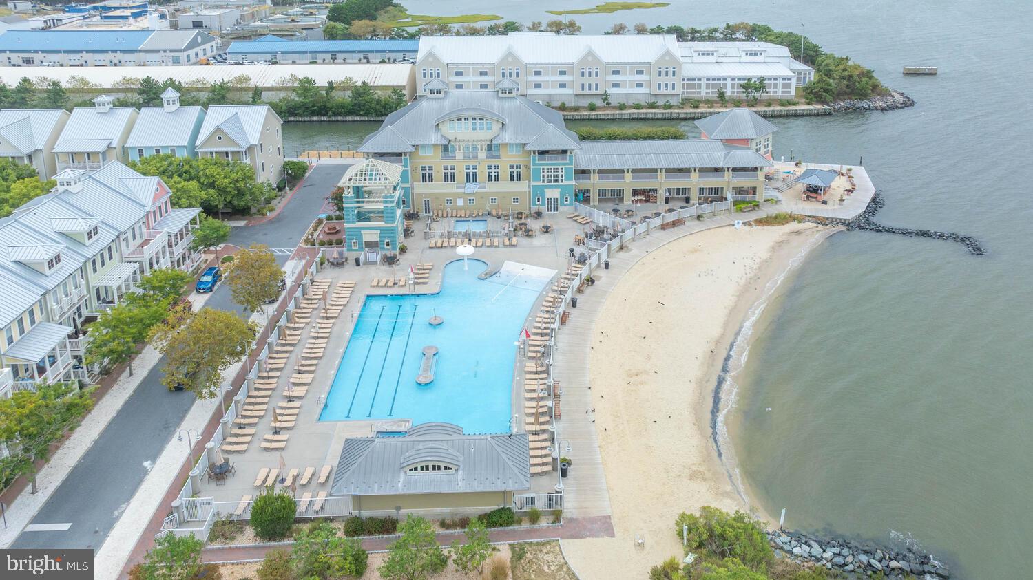 SUNSET ISLAND - Residential