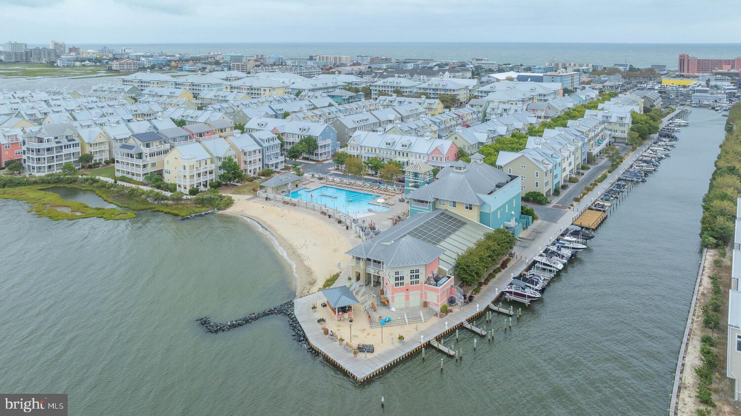 SUNSET ISLAND - Residential