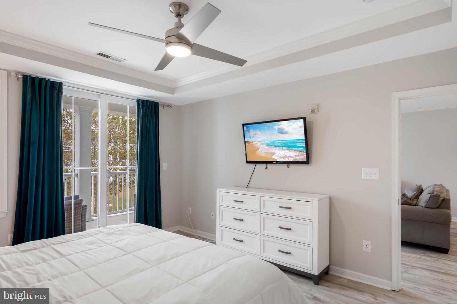 SUNSET ISLAND - Residential