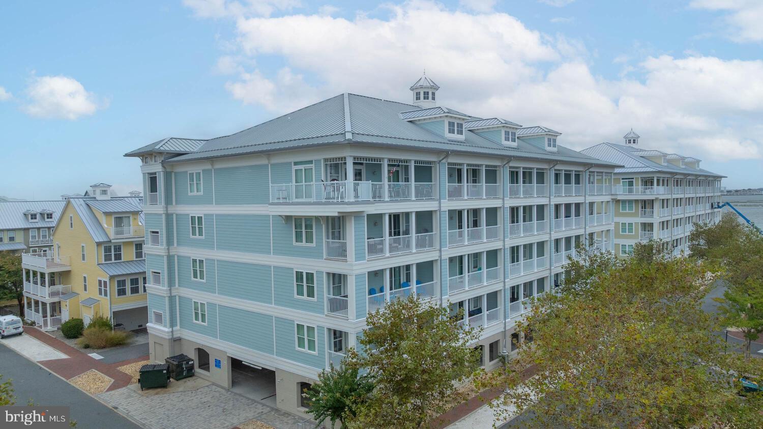 SUNSET ISLAND - Residential