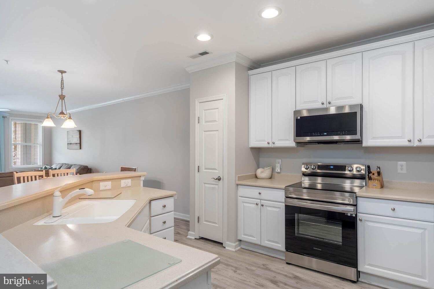 SUNSET ISLAND - Residential