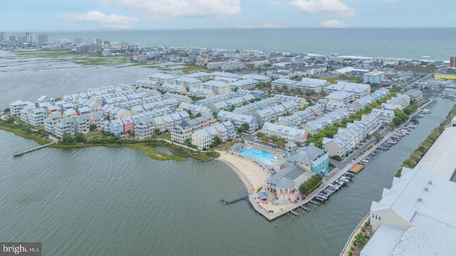 SUNSET ISLAND - Residential