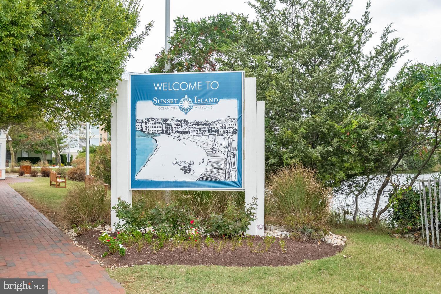 SUNSET ISLAND - Residential