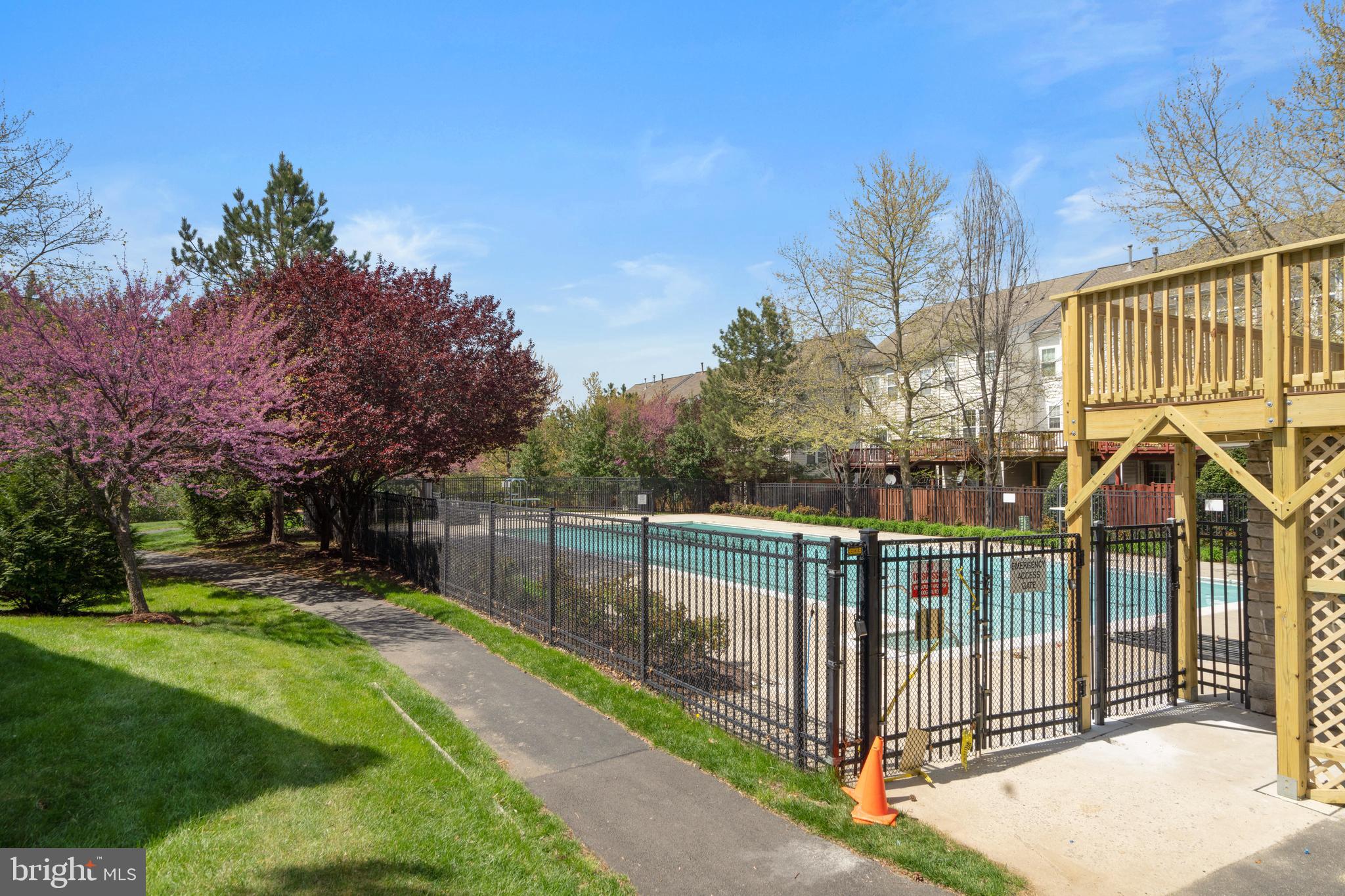 COURTS AT WESCOTT RIDGE - Residential
