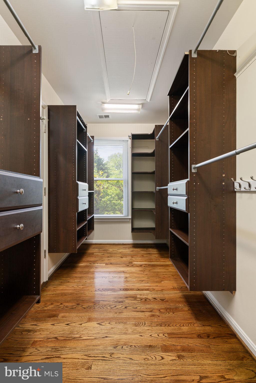 WOLFTRAP MEADOWS - Residential