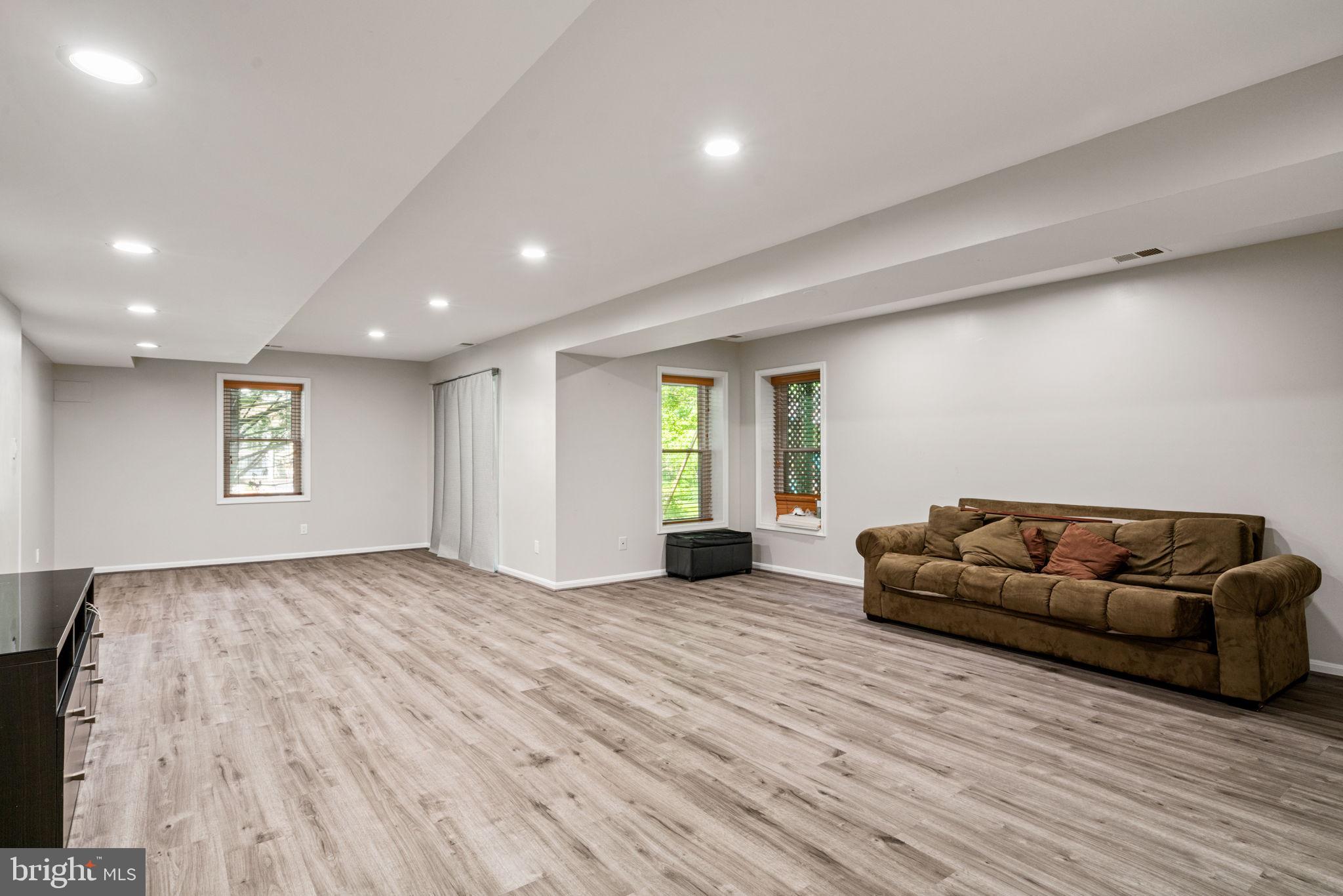 WOLFTRAP MEADOWS - Residential