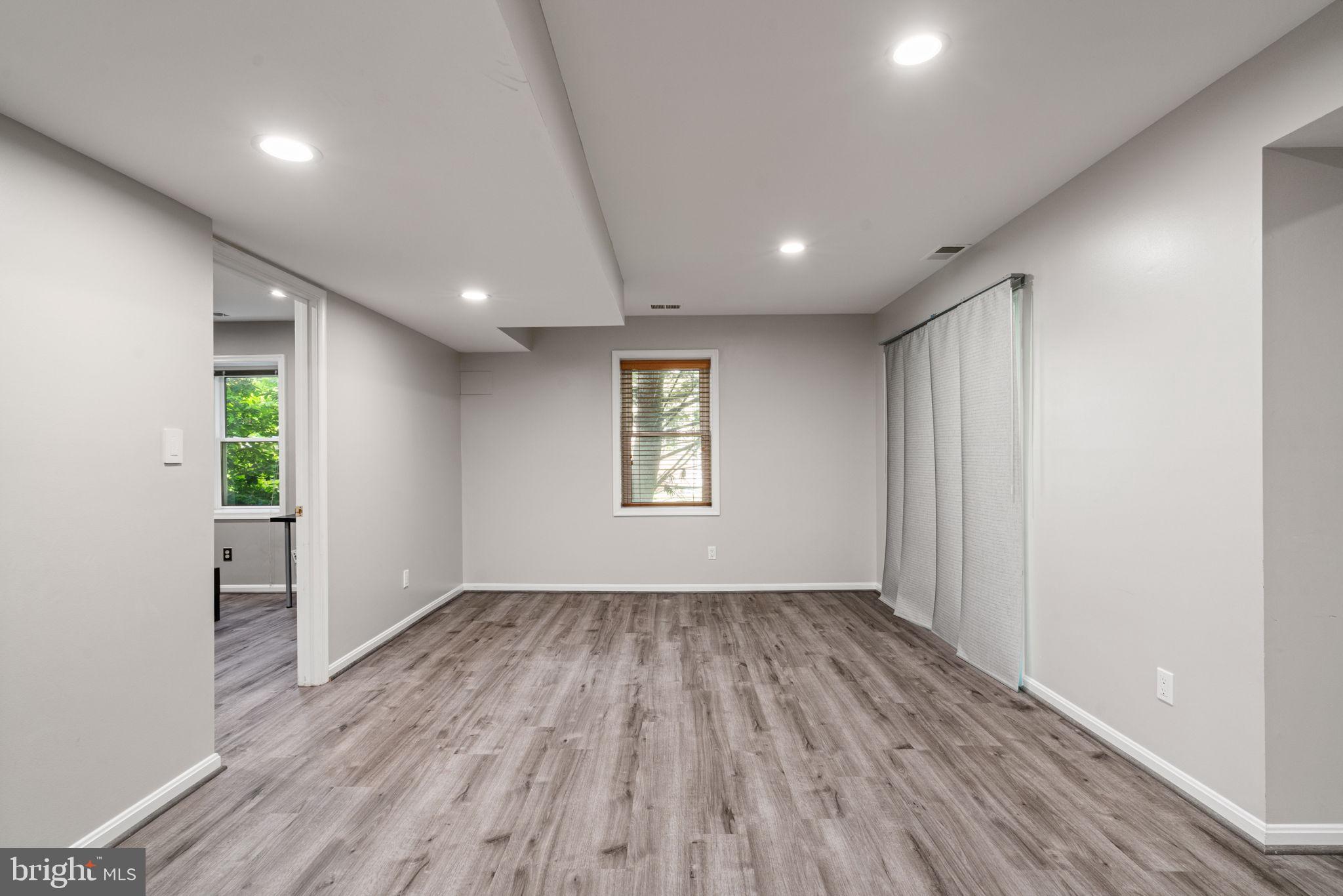 WOLFTRAP MEADOWS - Residential