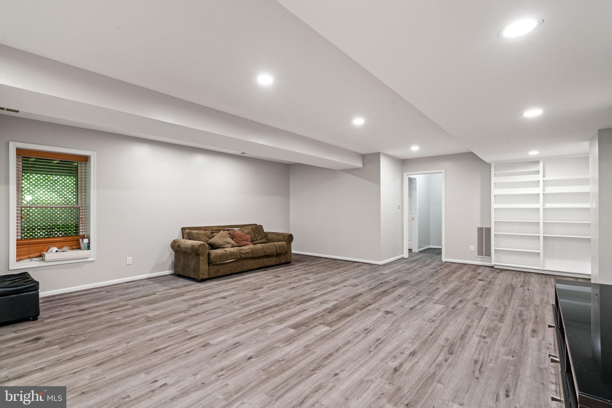 WOLFTRAP MEADOWS - Residential