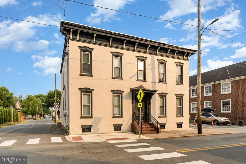 Photo of 25 E HIGH ST, MANHEIM, PA 17545 (MLS # PALA2036204)