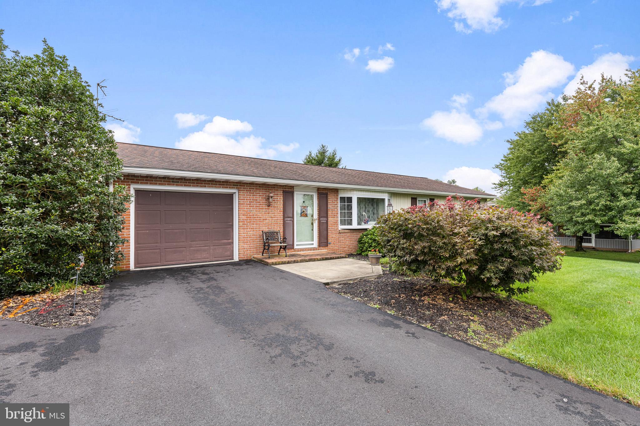 206 MELLINGER CIRCLE