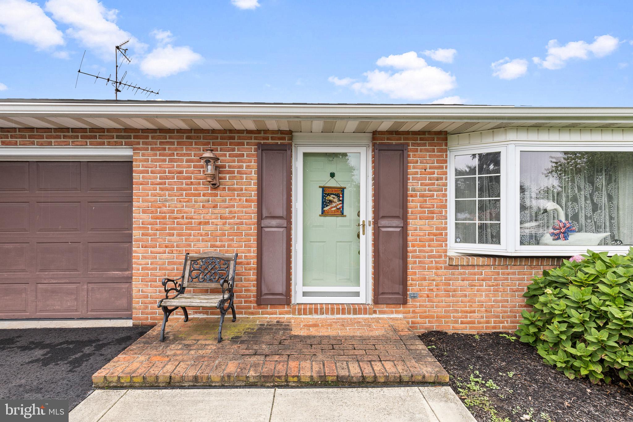 206 MELLINGER CIRCLE