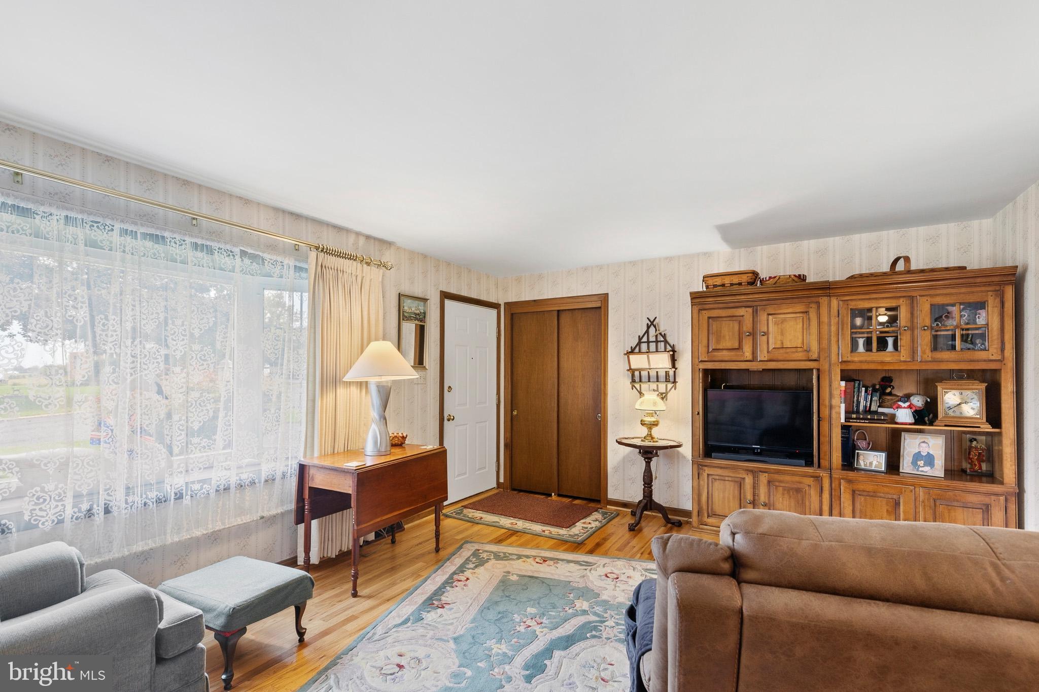 206 MELLINGER CIRCLE