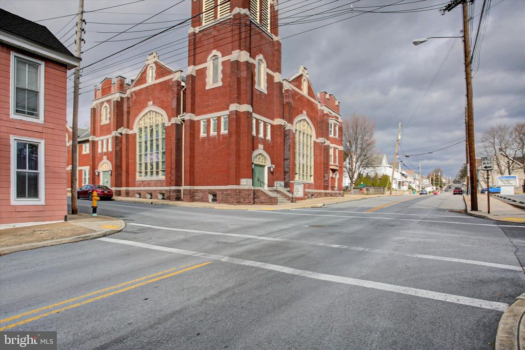 Photo of 104 N Potomac St, WAYNESBORO, PA 17268 (MLS # PAFL2031398)