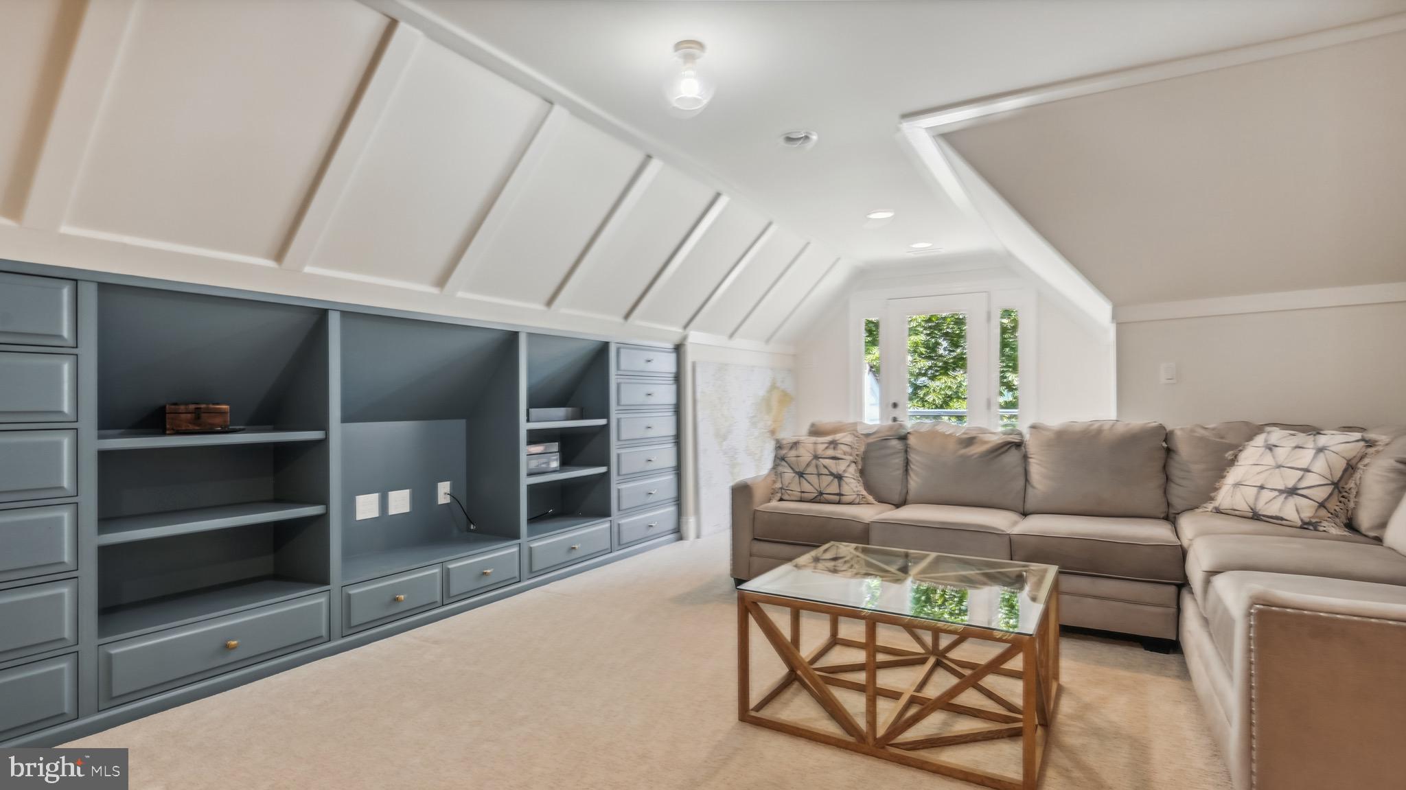 RIVER CREEK - Residential