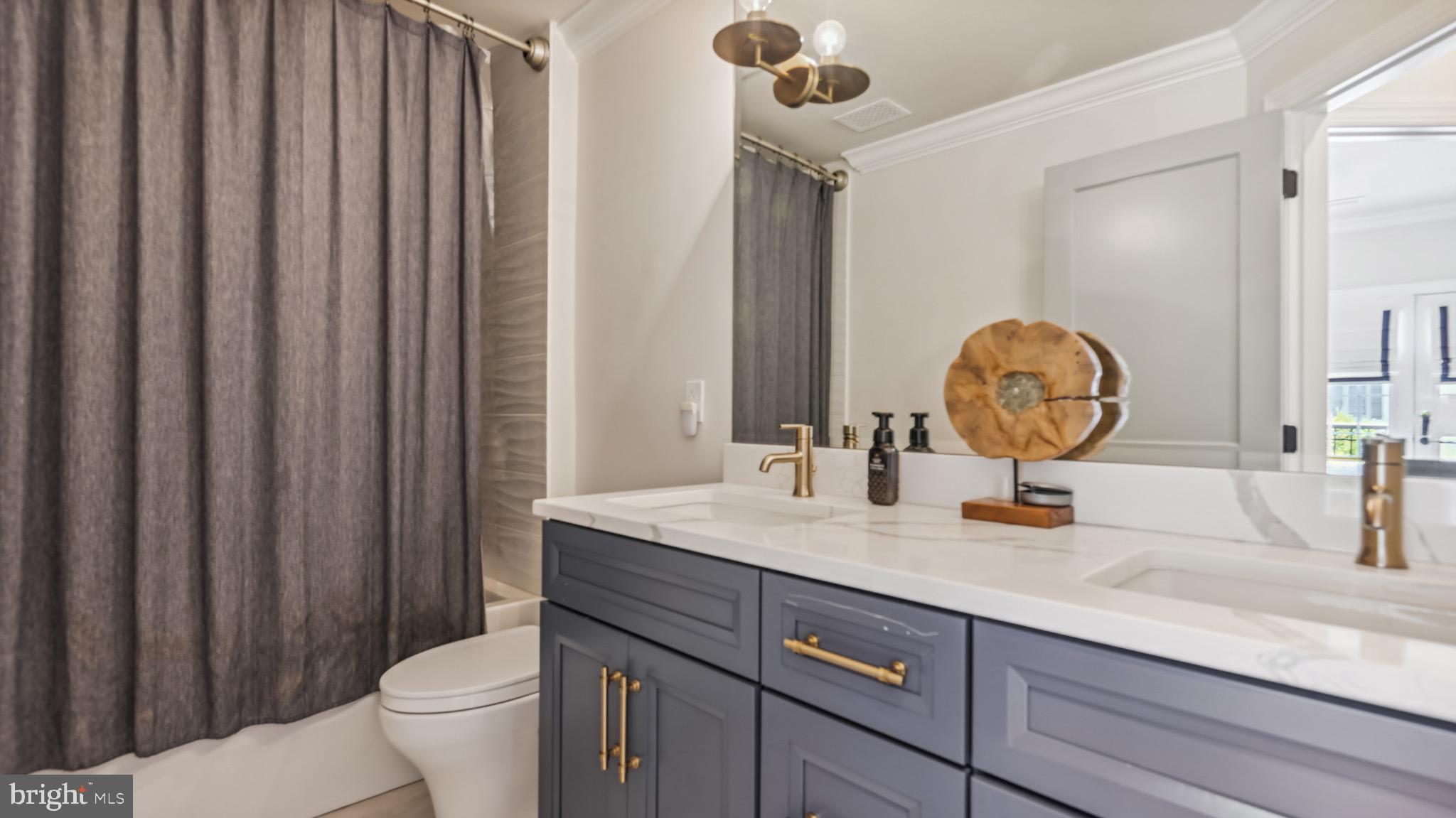 RIVER CREEK - Residential