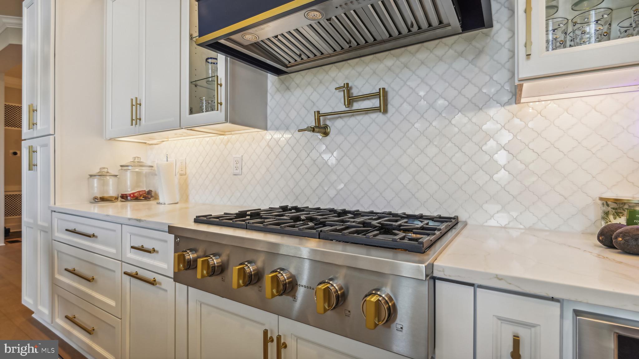 RIVER CREEK - Residential